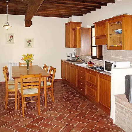 In Asciano/toskana 24110 Apartment